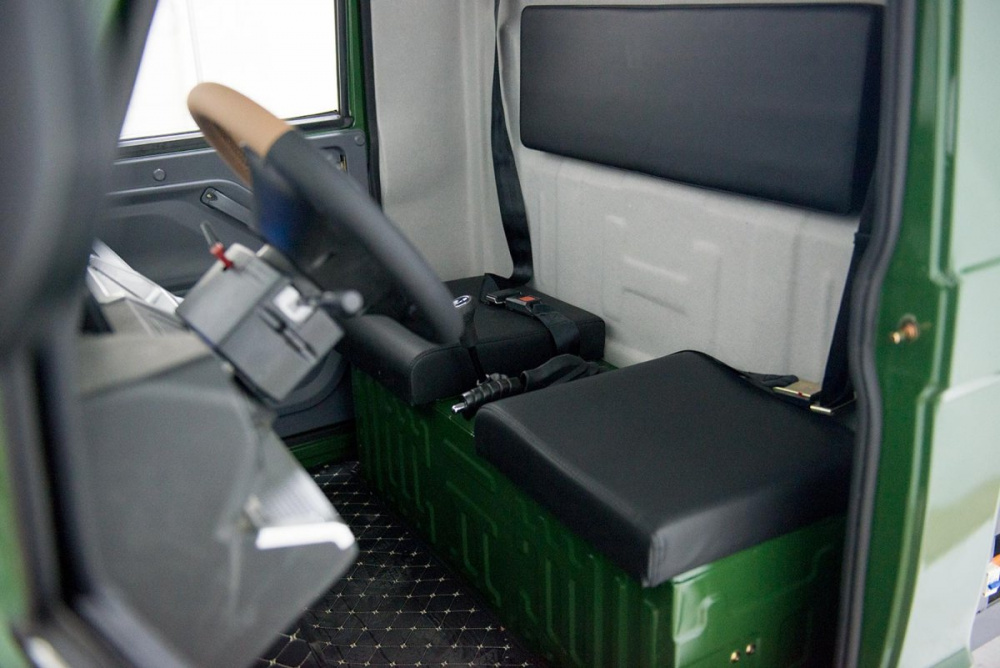 Грузовой электротрицикл Rutrike Фактор NEXT обогрев 2600 60V2000W